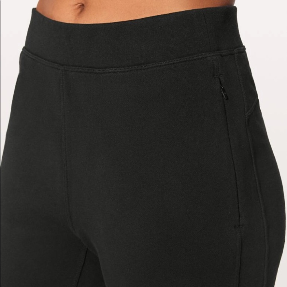 NWT BLACK LULULEMON FREE TO ROAM JOGGER - - 4 6 8 - Picture 2 of 7